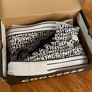 “My Story” double decker Converse